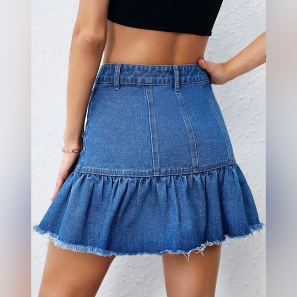 NWOT New Blue Button Fly Denim Ruffle Mini Skirt Size 28 High Waist - Picture 2 of 8
